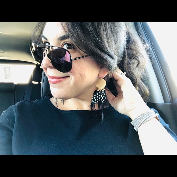 Meet the Posher, Vanessa - Picture 1 of 1